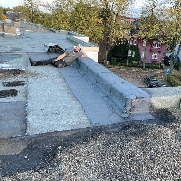 GertisHandwerkschmiede-Garagendach-600x600 Gertis Handwerkschmiede - Arbeiten auf Garagendächern